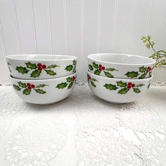 Pfaltzgraff "Christmas Day" Holiday Cereal Soup Bowls Set Of 4 Tree Holly Design - Picture 2 of 9